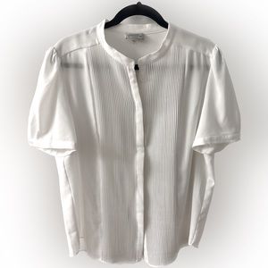 Tahari buttons down blouse
